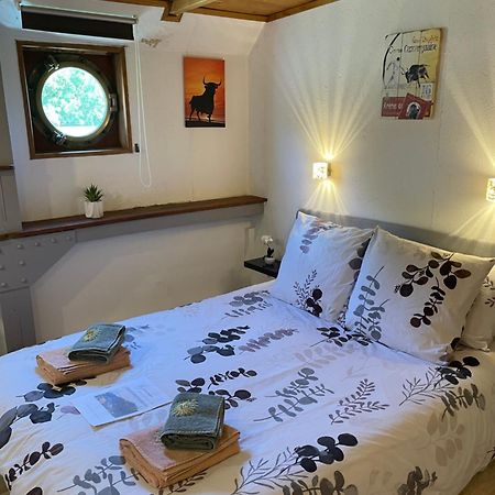 Peniche Le Pescalune - Chambre D'Hotes อาร์ลส์ ภายนอก รูปภาพ