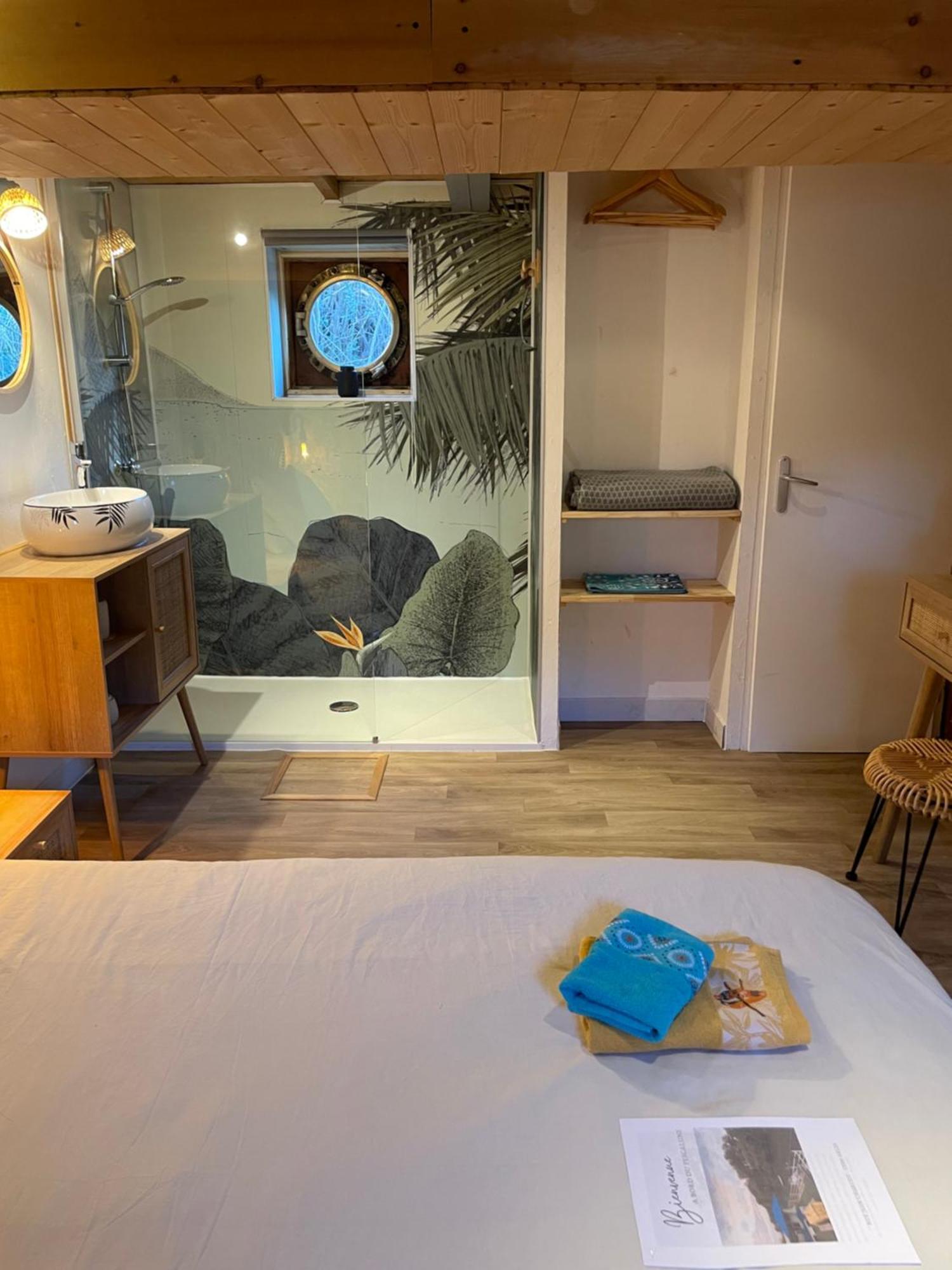 Peniche Le Pescalune - Chambre D'Hotes อาร์ลส์ ภายนอก รูปภาพ