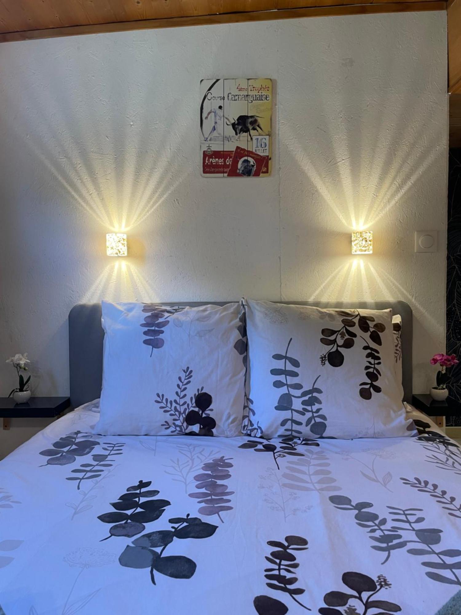 Peniche Le Pescalune - Chambre D'Hotes อาร์ลส์ ภายนอก รูปภาพ